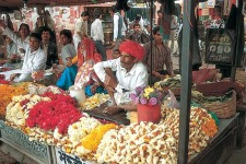 Authentic experiences in India: Bombay and the Taj Mahal travel-india-market.jpg