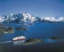 Norwegian costal voyages for 2007 ship.jpg